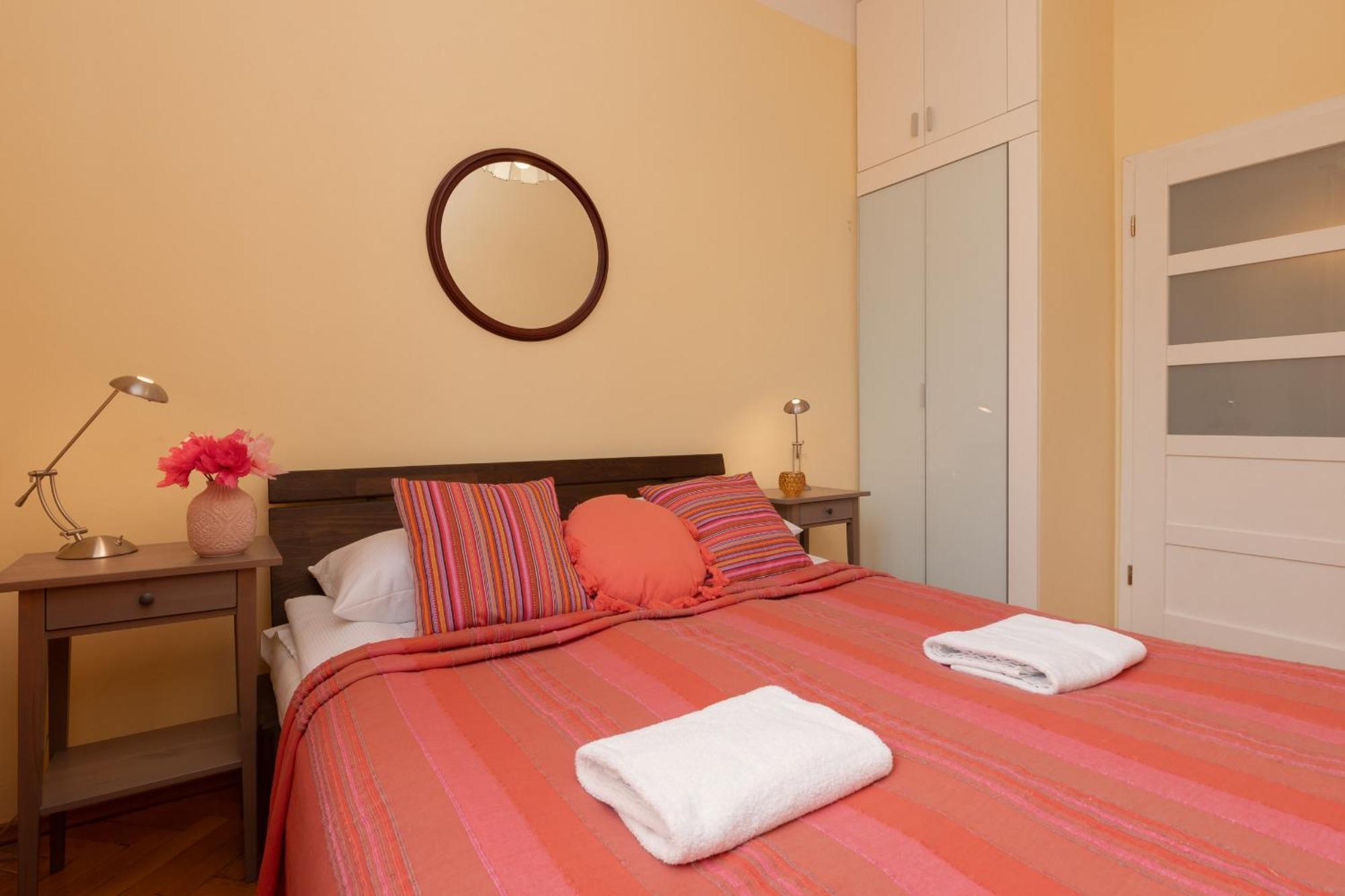 Warsaw New Town Square Apartment For 5 Guests By Noclegi Renters Екстер'єр фото
